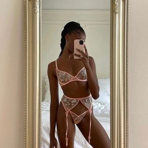 🍋 3 PC For love and lemons- Delicate Floral Foil Set